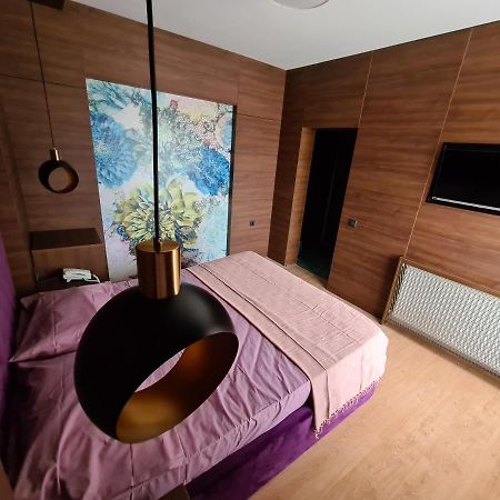 Ni Hotel Zeleni Vir מראה חיצוני תמונה