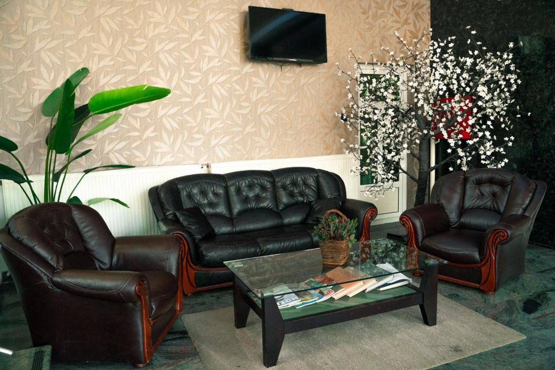 Ni Hotel Zeleni Vir מראה חיצוני תמונה