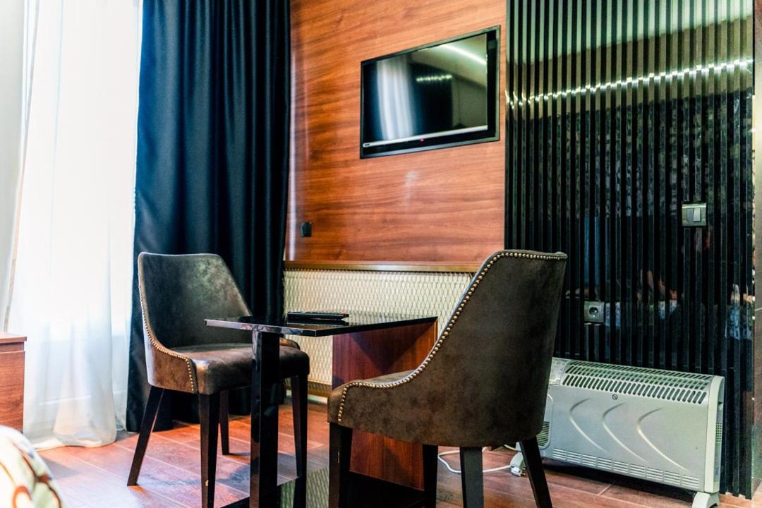Ni Hotel Zeleni Vir מראה חיצוני תמונה