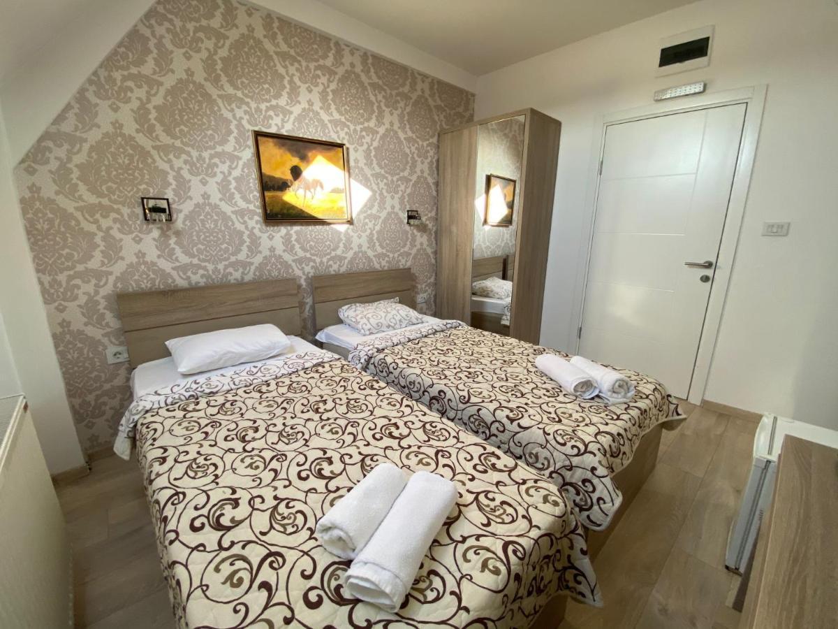 Ni Hotel Zeleni Vir מראה חיצוני תמונה