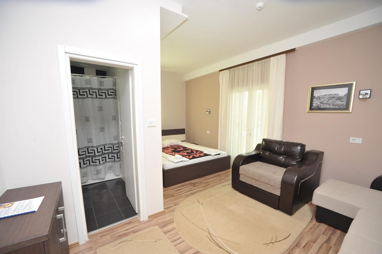 Ni Hotel Zeleni Vir מראה חיצוני תמונה