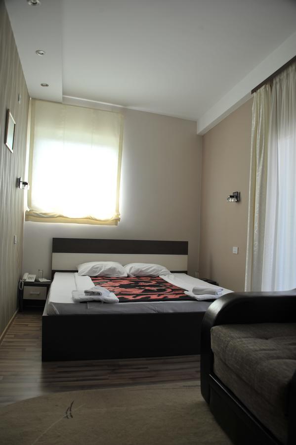Ni Hotel Zeleni Vir מראה חיצוני תמונה