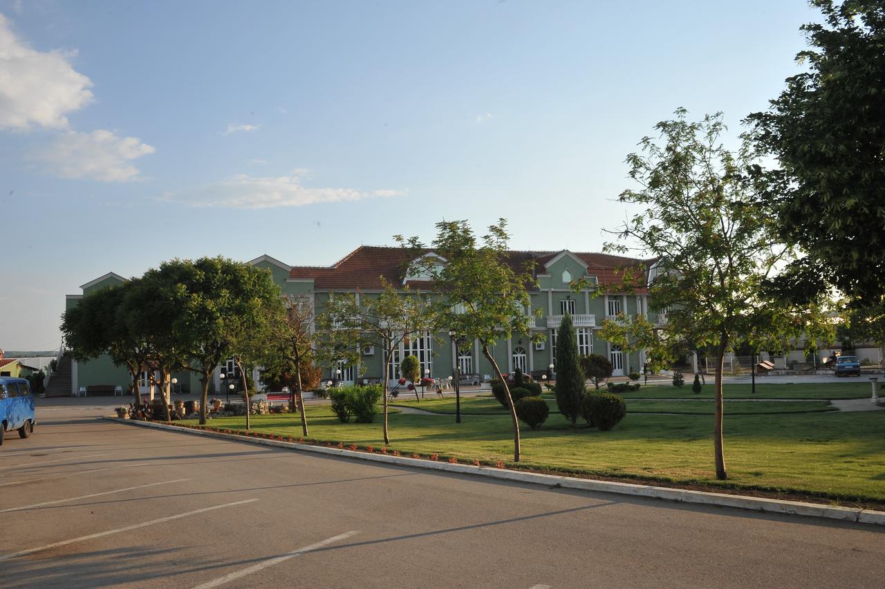 Ni Hotel Zeleni Vir מראה חיצוני תמונה