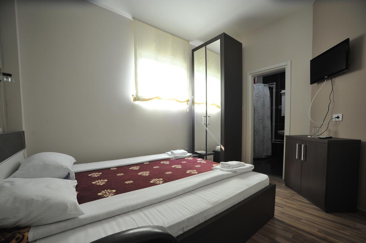 Ni Hotel Zeleni Vir מראה חיצוני תמונה